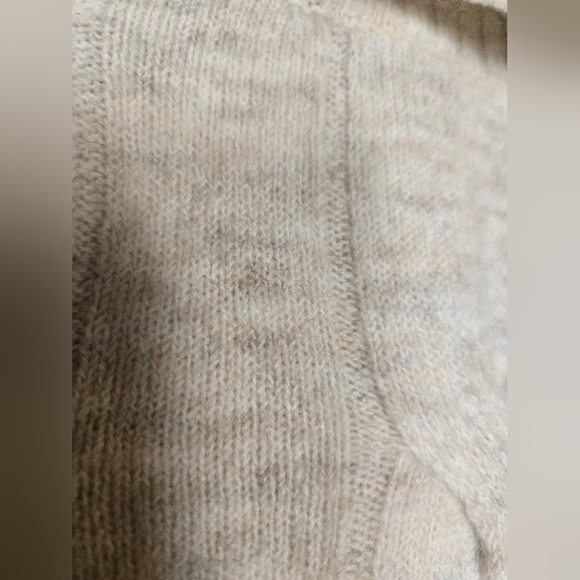 CeCe sweater L/XL heather cream Nwt blue sparkle snowflakes warm snow ski xmas - Picture 9 of 15